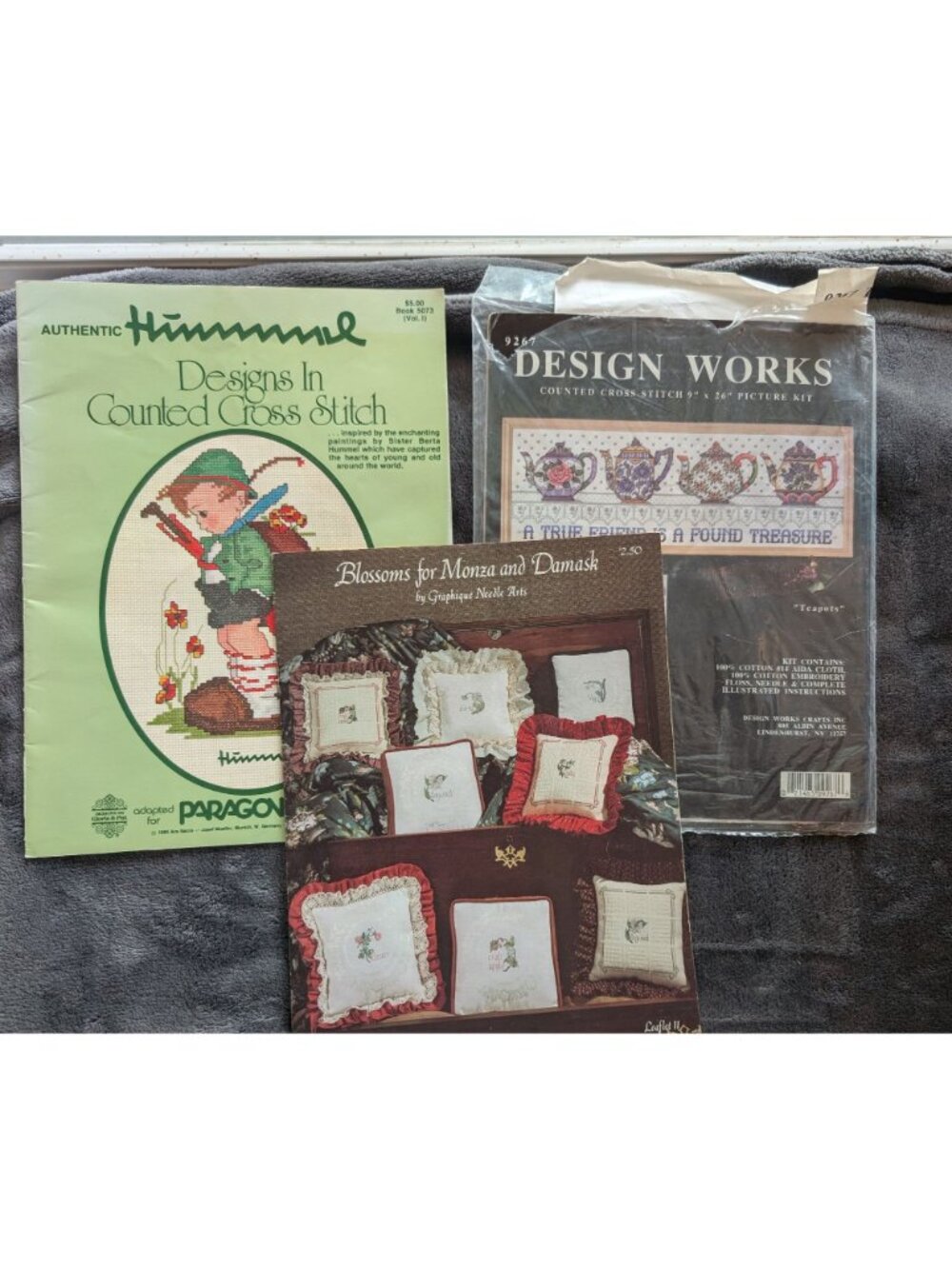 Lot of 6 Cross Stitch Pattern‎ Books/Leaflets - Miscellaneous Themes - Picture 2 of 3